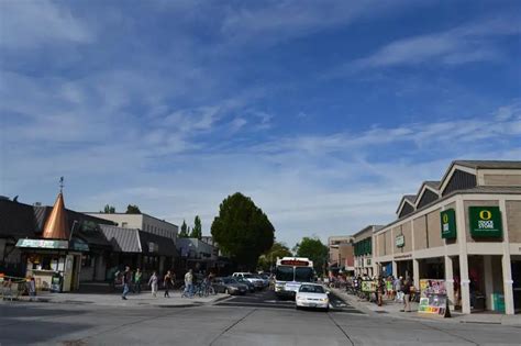 10 Best Neighborhoods In Eugene, OR [2024] | HomeSnacks