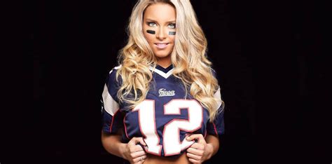 The 15 Hottest NFL WAGS Of 2017 | TheRichest