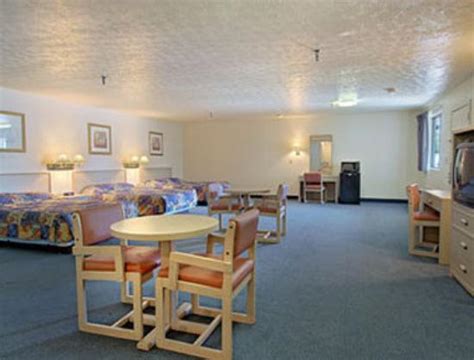 Travelodge Parkersburg - UPDATED 2017 Prices & Motel Reviews (WV ...