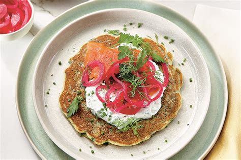 SPINACH CRÊPES WITH SMOKED SALMON & HERBED CREAM | Canadian Living