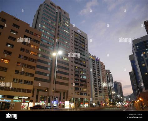 Skyline Abu dhabi Stock Photo - Alamy