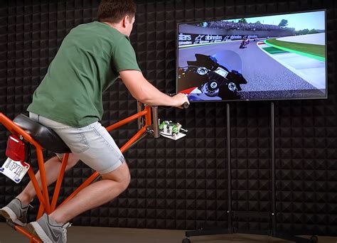 Inventor Builds Amazing Motorcycle Simulator Rig That Works with Nearly any Racing Game - TechEBlog