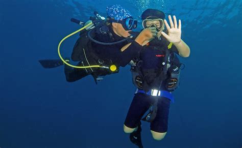 Will Scuba Diving Hurt My Ears? · Local Dive Thailand