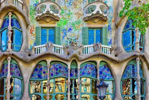 Gaudi & Modernisme Tour | GetYourGuide