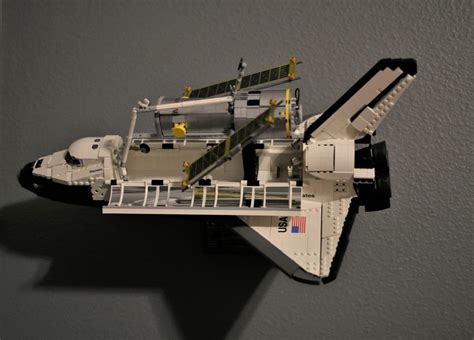 Ultimate Display Solutions wall mount display for Lego NASA Space Shuttle Discovery 10283 ...