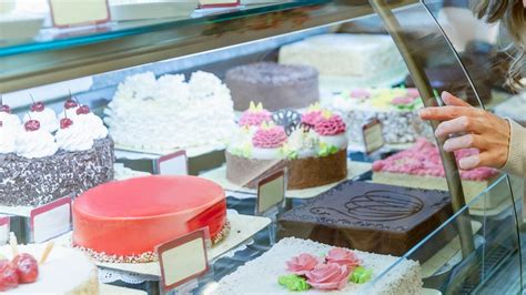 The 10 Best Grocery Store Bakeries, Ranked