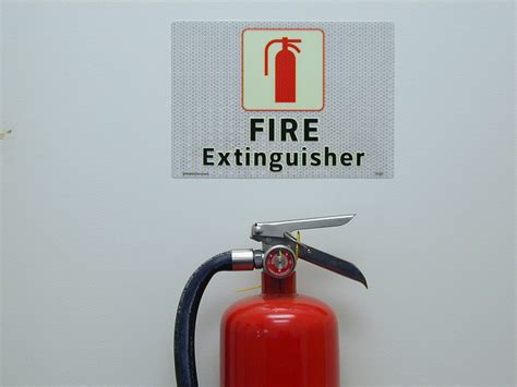 Fire extinguisher | Please attribute this photo with the fol… | Flickr