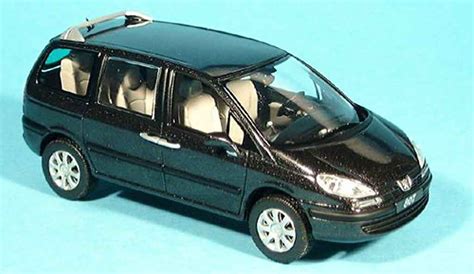 PEUGEOT 807 - Review and photos