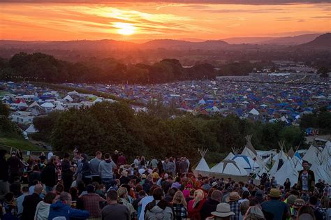 Glastonbury Festival 2015: The best 11 pictures from the first night ...