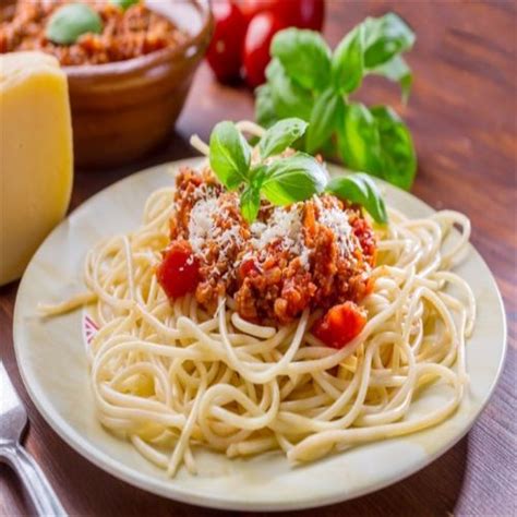 Spaghetti Bolognese with Chicken Mince - Manor Farm