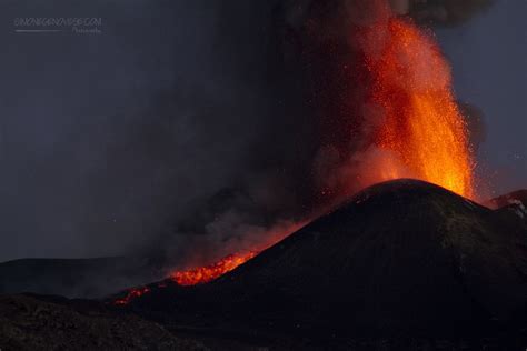 Night Volcano Eruption | Volcano, Etna eruption, Volcanology