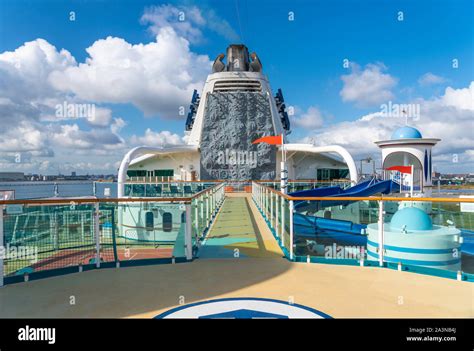 An outdoor deck on the Royal Caribbean cruise ship Serenade of the Seas Stock Photo - Alamy