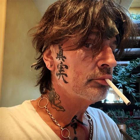 MÖTLEY CRÜE Drummer TOMMY LEE Shows Off New Face Tattoos - BraveWords