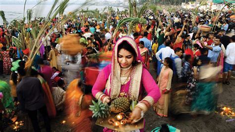 Chhath Puja sees devotees throng Mumbai beaches