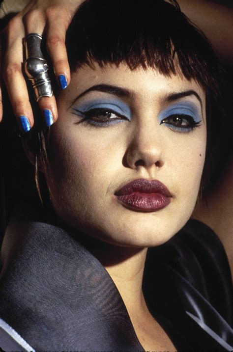 ☺ Angelina Jolie in ‘Hackers’ (1995) : https://formulalubvi.com/wp ...