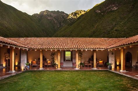 Casa moderna y rustica con un toque de otoño (With images) | Hacienda style homes, Hacienda ...