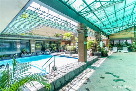 Bayview Park Hotel Manila Pool: Pictures & Reviews - Tripadvisor