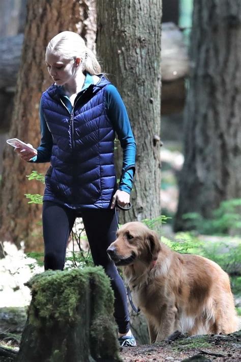 Amanda Seyfried on the set of The Art of Racing in the Rain in ...