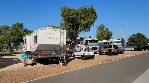 Lake Elsinore Camping: The Complete Guide - Lake Access