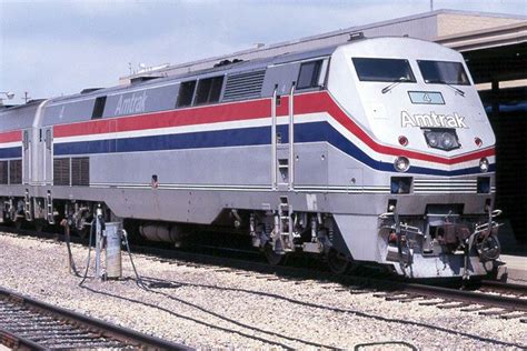 (P42DC) Amtrak #4. G.E. P42DC "Genesis Series" passenger locomotive ...