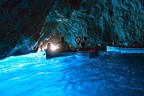 The Blue Grotto of Capri, Italy | Amusing Planet