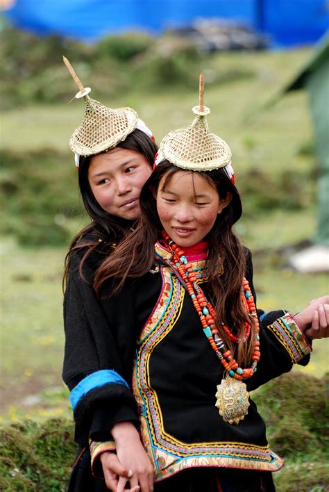 BHUTAN Brokpa girls | Traditional outfits, Bhutan, Tribal people