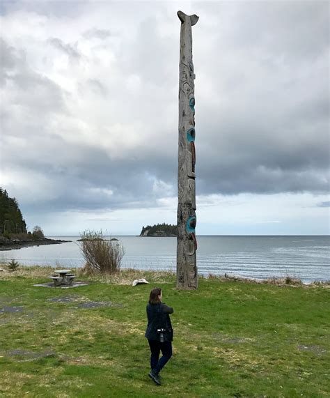 Where Totem Poles Are a Living Art (and Relics Rest in Peace) - The New York Times