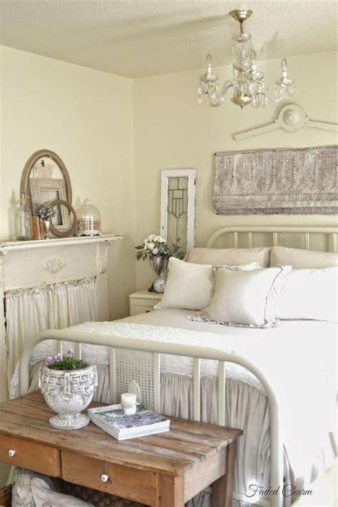 French Country Bedroom Decorating Ideas and Photos
