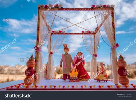 Indian Wedding Traditional Phere Ceremony Stock Photo 1817590454 ...