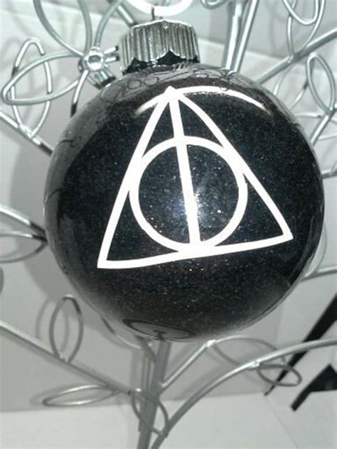 17 Awesome Tree Ornaments Any Harry Potter Fan Will Love | Harry potter navidad, Adornos de ...