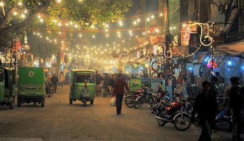 Sneak Peek at History: Life in the Walled City of Lahore - Locally Lahore