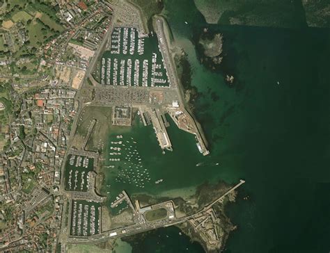 Guernsey Harbours - British Ports Association