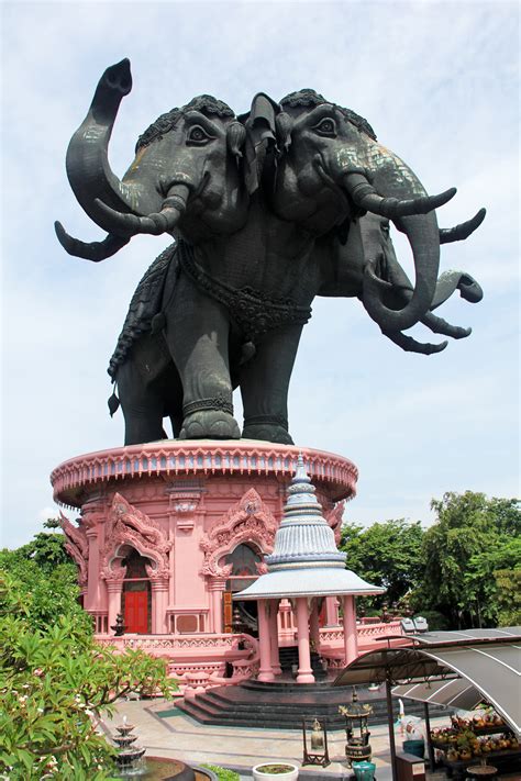 Erawan Museum - Photos of One of Bangkok's Most Unique Temples!