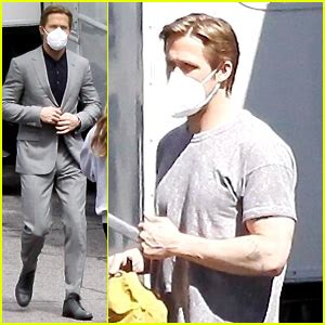 Ryan Gosling Suits Up in Gray on ‘The Gray Man’ Set – New Photos! | Ryan Gosling, The Gray Man ...