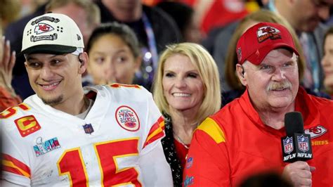 Peyton Manning Shares Patrick Mahomes' Telling Netflix Ask