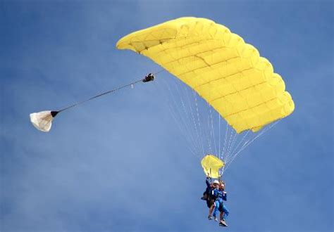 Tandem Skydive up to 14'000 feet - Skydive Ramblers Reservations