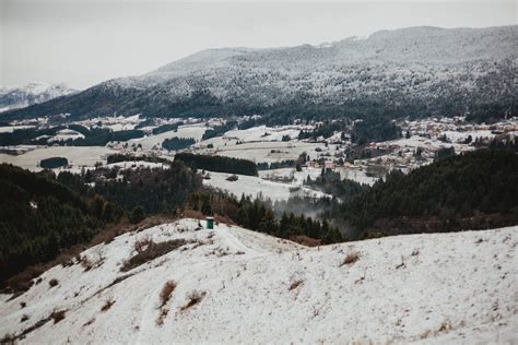 Snow City Skyline · Free Stock Photo