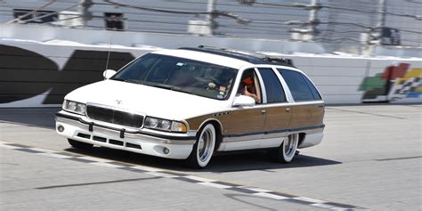 Bigwhitewoodie 1994 Buick Roadmaster | Buick roadmaster, Buick, Futuristic cars