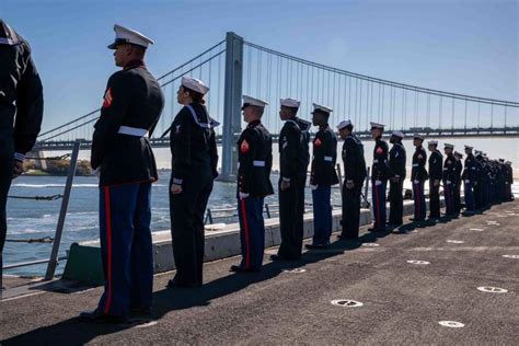 Pic of the Day: Sailors and Marines March in New York City Veterans Day ...