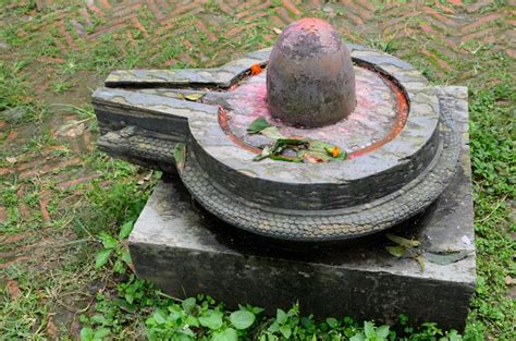 Lingam Meaning and Spiritual Properties