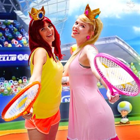 🎾 Princess Pach and Daisy Mario Tennis Aces Cosplay | Daisy, High five ...