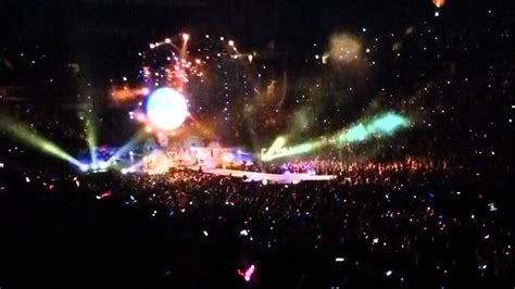 paradise- coldplay live 2012 - YouTube