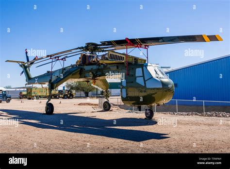 Sikorsky CH-54 Tarhe Stock Photo - Alamy