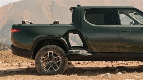 2024 Rivian R1t Specs - Dani Millie