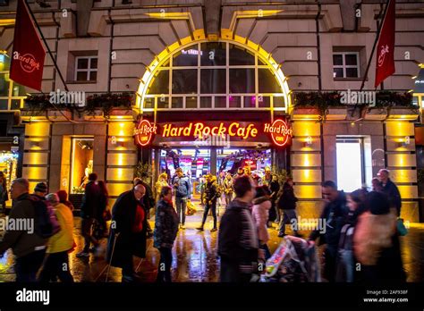 The Hard Rock Cafe at Piccadilly Circus, London, Great Britain Stock ...