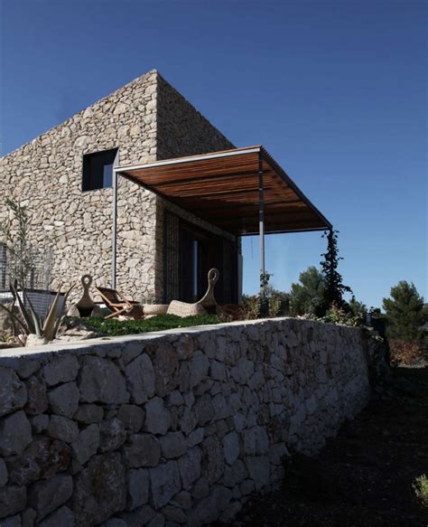 Beautiful Houses: Small simple stone house, Spain