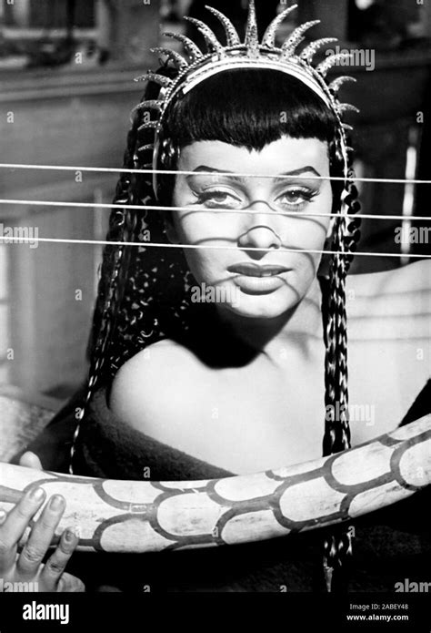 TWO NIGHTS WITH CLEOPATRA, (aka DUE NOTTI CON CLEOPATRA), Sophia Loren, 1954 Stock Photo - Alamy