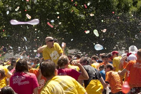 "Cougar Cooldown" breaks water balloon fight record - BYU News