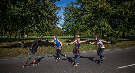 How to skate backwards and beginner backwards slalom technique - Tutorial video. - Skatefresh