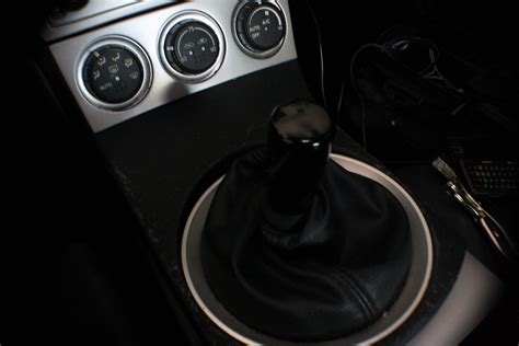 How to replace your Nissan 350Z shift knob with an aftermarket knob...